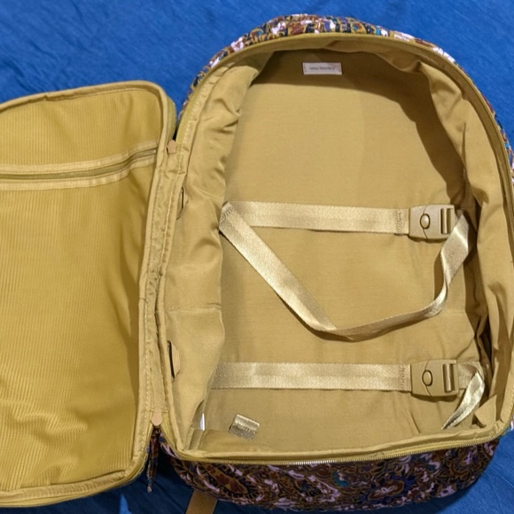 NEW VERA BRADLEY MULTICOLOR PAISLEY BACKPACK . - Picture 13 of 16